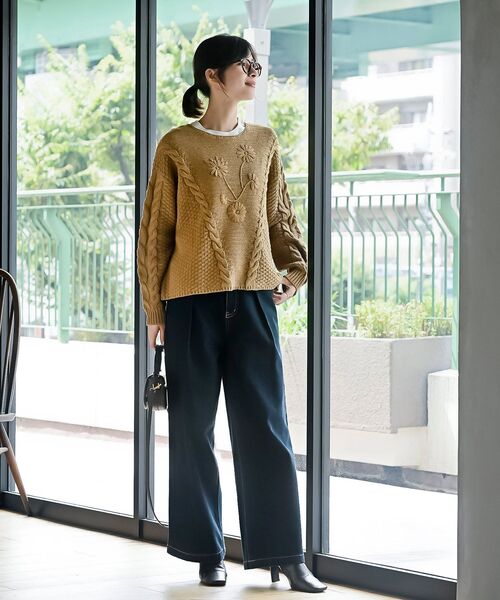 rps（アールピーエス）の「花柄刺繍ケーブルニットプルオーバー（ニット/セーター・レディース・アイボリー/杢グレー/マスタード/オレンジ・フリー）」の21枚目の写真