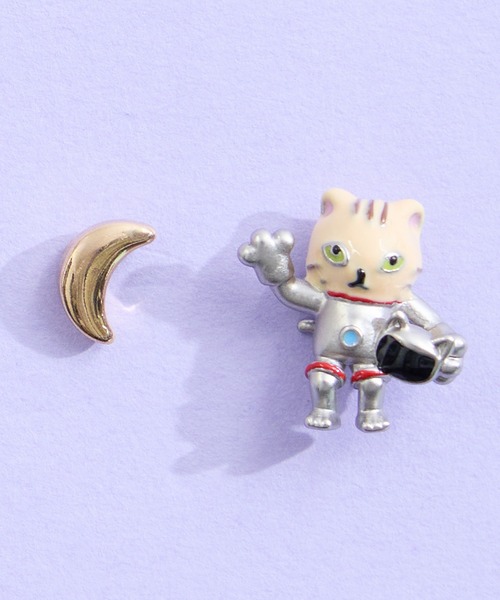 gargle(ガーグル)の「gargle ガーグル:宇宙シリーズ ニャンコ飛行士 猫 ネコ ピアス(ピアス(両耳用)・レディース・ブラウン/ブラック・FREE)」の1枚目の写真