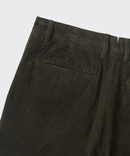 MUSINSA STANDARD（ムシンサスタンダード）の「[シティワーカーズ] 8Wコーデュロイテーパードパンツ [ダークオリーブ]（その他パンツ・メンズ・その他・40/38/42/36/34/32/30/31/33/26/27/28/29）」の6枚目の写真