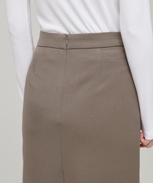 MUSINSA STANDARD WOMAN(ムシンサスタンダードウーマン)の「レディースハイウエストロングスカート【ダスティベージュ】(スカート・レディース・その他・SMALL/MEDIUM/LARGE/X-SMALL)」の3枚目の写真