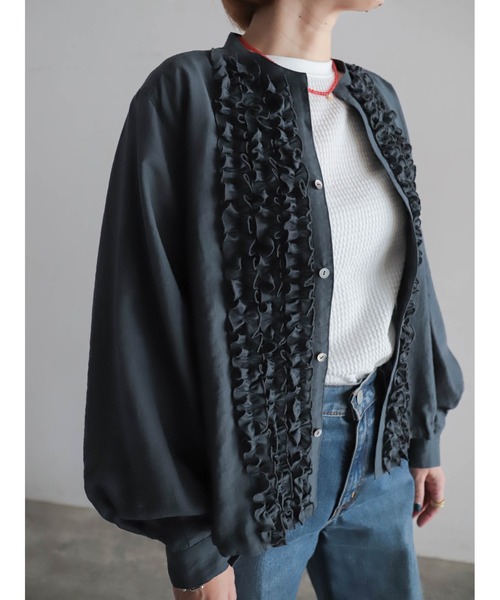 FIL DE FER（フィルデフェール）の「レーヨンシャンタン　ショートフリルシャツ（シャツ/ブラウス・レディース・グレー/ブラック・FREE）」の22枚目の写真