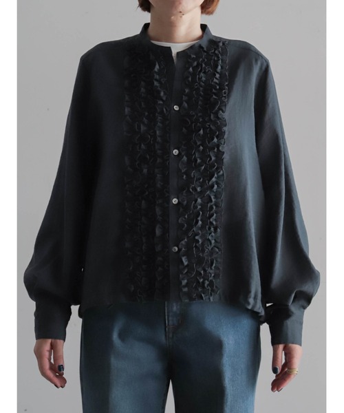 FIL DE FER（フィルデフェール）の「レーヨンシャンタン　ショートフリルシャツ（シャツ/ブラウス・レディース・グレー/ブラック・FREE）」の14枚目の写真