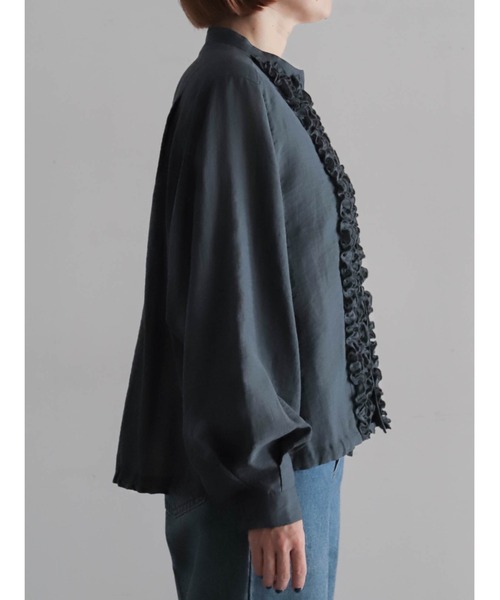 FIL DE FER（フィルデフェール）の「レーヨンシャンタン　ショートフリルシャツ（シャツ/ブラウス・レディース・グレー/ブラック・FREE）」の15枚目の写真