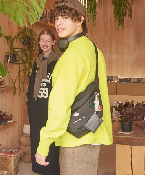 Le Tricoteur(ルトリコチュール)の「Le Tricoteur | トラディショナル ウールガンジーセーター NEON UNISEX(ニット/セーター・レディース・イエロー/ピンク・50/48/52)」の4枚目の写真