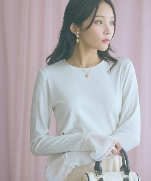 marun（マルン）の「＜大きいサイズ＞袖口オーガンジー使いデザイントップス marun（Tシャツ/カットソー・レディース・ピンク/オフホワイト・4L/3L/LL/L/5L）」の2枚目の写真