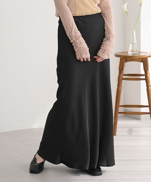 raffime(ラフィミー)の「バイアスサテンストレッチナロースカート(スカート・レディース・ブラック/アイボリー・SMALL/MEDIUM)」の1枚目の写真