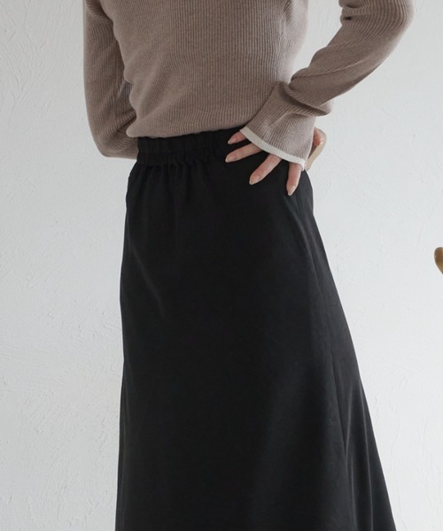 raffime(ラフィミー)の「バイアスサテンストレッチナロースカート(スカート・レディース・ブラック/アイボリー・SMALL/MEDIUM)」の4枚目の写真