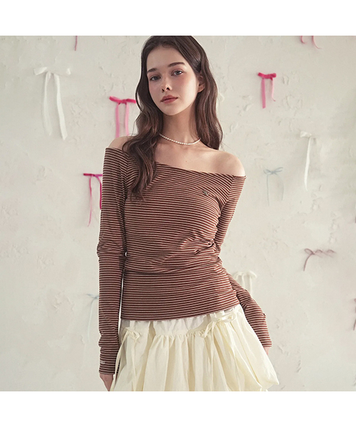 Vivacious(ビバシャス)の「Se Stripe Boat-Neck Tee_5Colors(Tシャツ/カットソー・レディース・ブラック/ブラウン/ピンク/ブルー/チャコール・SMALL/MEDIUM)」の3枚目の写真