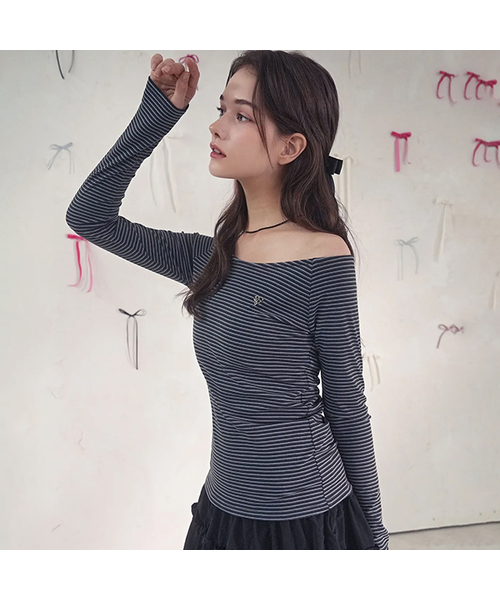 Vivacious(ビバシャス)の「Se Stripe Boat-Neck Tee_5Colors(Tシャツ/カットソー・レディース・ブラック/ブラウン/ピンク/ブルー/チャコール・SMALL/MEDIUM)」の1枚目の写真