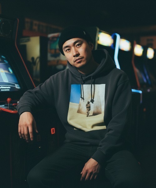 STAR WARS（スターウォーズ）の「『スター・ウォーズ/STARWARS』プルオーバーパーカー フォトグラフィック オーバーサイズ ピグメント加工 ヴィンテージライク ムービー ZOZO限定（パーカー・メンズ・グレー系その他/ブルー系その他/ピンク系その他/グレー系その他2/グレー系その他3/グレー系その他4/グレー系その他5/グレー系その他6/グレー系その他7/ブルー系その他2/ブルー系その他3/ブルー系その他4/ブルー系その他5/ブルー系その他6/ブルー系その他7/ピンク系その他2/ピンク系その他3/ピンク系その他4/ピンク系その他5/ピンク系その他6/ピンク系その他7・MEDIUM/LARGE/X-LARGE）」の7枚目の写真