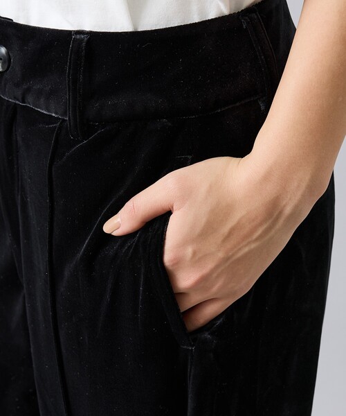 Rouge vif la cle（ルージュヴィフラクレ）の「【Keena/キーナ】ベロアセンタープレスパンツ/ベロア/センタープレス/お出かけ【WEB限定】（その他パンツ・レディース・ブラック/グレー・S/M）」の17枚目の写真