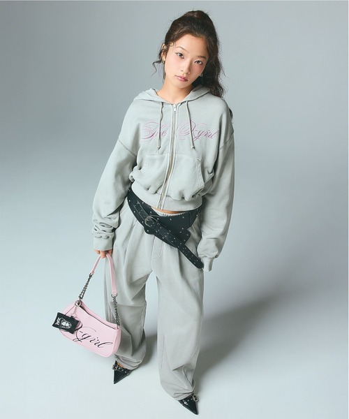 X-girl（エックスガール）の「PIGMENT DYED SCRIPT LOGO COMPACT ZIP UP SWEAT HOODIE（パーカー・レディース・ブラック/ピンク/グレー・S/M）」の5枚目の写真