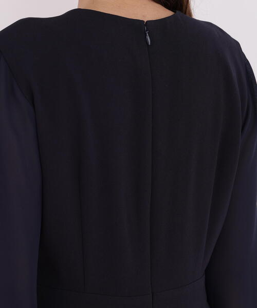 PINKY&DIANNE（ピンキーアンドダイアン）の「◆ダイヤモンドネックコンビワンピース（ワンピース・レディース・ベージュ/ネイビー・36/38）」の4枚目の写真