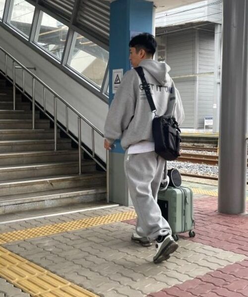 GET IT ON(ゲットイットオン)の「シグネチャーワイドスウェットパンツ_グレー(スウェットパンツ・メンズ・その他・F)」の2枚目の写真