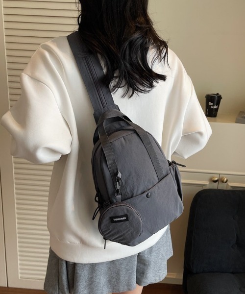 SHEPP(シープ)の「【3WAY】ラウンドポーチ付きナイロンショルダー リュック ボディバッグ(ショルダーバッグ・レディース・グレー/カーキ/アイボリー/ブラック・F)」の4枚目の写真