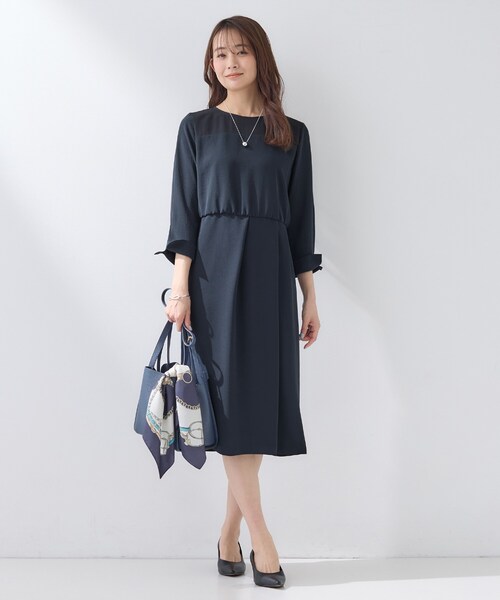 INDIVI（インディヴィ）の「【洗える／SETUP可】着る日傘ヨーク切り替えワンピース（ワンピース・レディース・ベージュ/ネイビー・38/05/36/15 /13/40/19）」の3枚目の写真