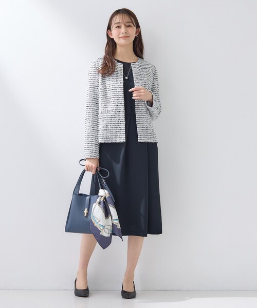 INDIVI（インディヴィ）の「【洗える／SETUP可】着る日傘ヨーク切り替えワンピース（ワンピース・レディース・ベージュ/ネイビー・38/05/36/15 /13/40/19）」の6枚目の写真