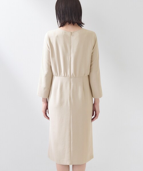 INDIVI（インディヴィ）の「【洗える／SETUP可】着る日傘ヨーク切り替えワンピース（ワンピース・レディース・ベージュ/ネイビー・38/05/36/15 /13/40/19）」の10枚目の写真