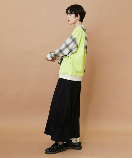 FRAPBOIS（フラボア）の「ハーフオンブレー スウェット（スウェット・レディース・グリーン/ベージュ・1/2）」の9枚目の写真