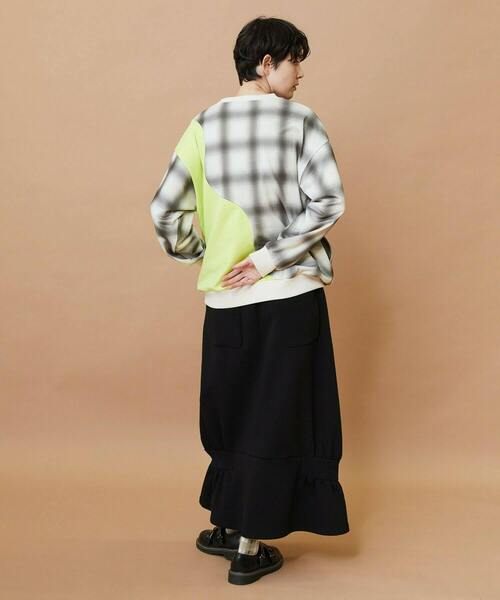 FRAPBOIS（フラボア）の「ハーフオンブレー スウェット（スウェット・レディース・グリーン/ベージュ・1/2）」の10枚目の写真