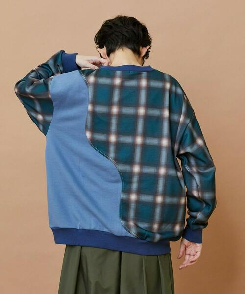 FRAPBOIS（フラボア）の「ハーフオンブレー スウェット（スウェット・レディース・グリーン/ベージュ・1/2）」の14枚目の写真