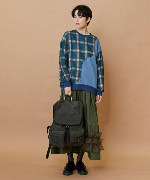 FRAPBOIS（フラボア）の「ハーフオンブレー スウェット（スウェット・レディース・グリーン/ベージュ・1/2）」の19枚目の写真