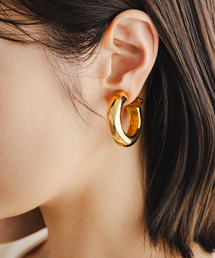 KJL Kenneth Jay Lane ケネスジェイレーン ピアス Kenneth Jay Lane Bridge Wire Hoops ピアス｜トゥモローランド 公式通販