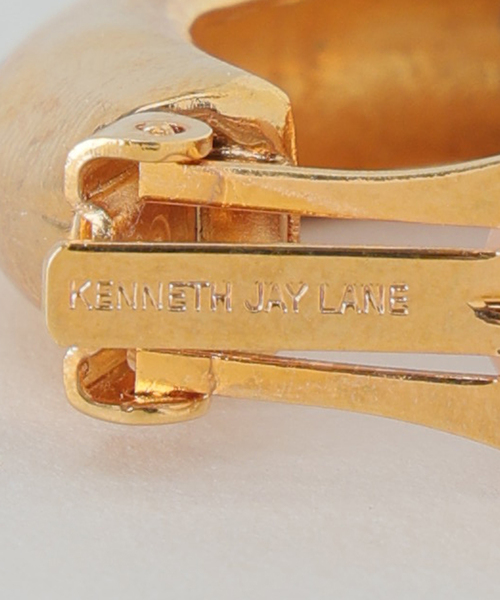 Kenneth Jay Lane(ネスジェイレーン)の「Kenneth Jay Lane/ケネスジェイレーン フープイヤリング(イヤリング・レディース・ゴールド・FREE)」の3枚目の写真
