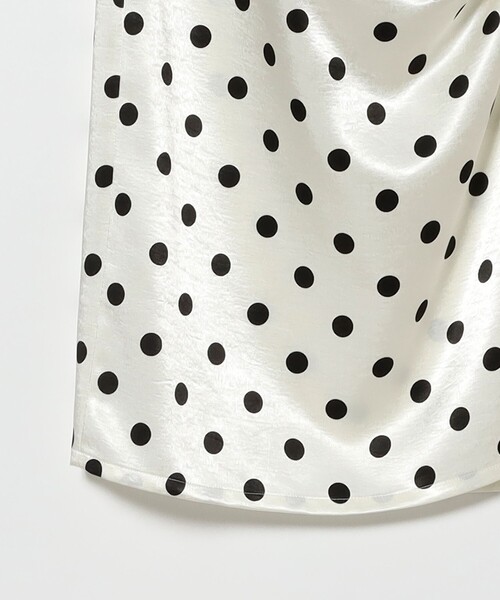 Ray BEAMS(レイビームス)の「ドット サテン フリル スカート(スカート・レディース・オフホワイト/ブラック・0/1)」の5枚目の写真