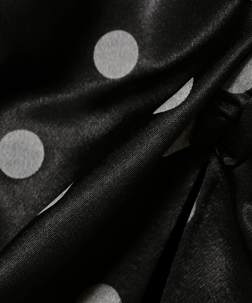 Ray BEAMS(レイビームス)の「ドット サテン フリル スカート(スカート・レディース・オフホワイト/ブラック・0/1)」の4枚目の写真