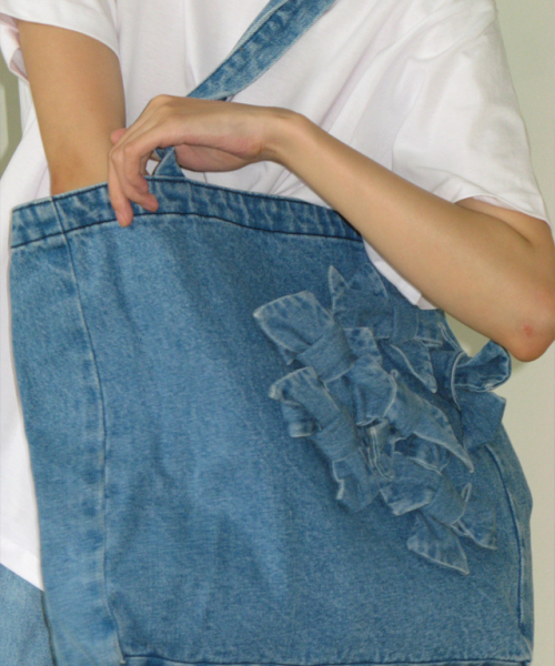 RONRON(ロンロン)の「RIBBON POINTED DENIM TOTE BAG MEDIUM BLUE(トートバッグ・レディース・その他・FREE)」の5枚目の写真