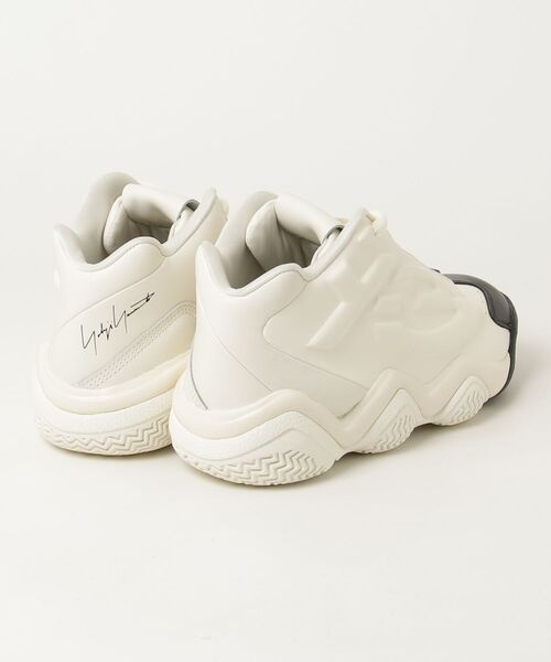 Y-3（ワイスリー）の「Y-3 MEGABALL（スニーカー・メンズ・ホワイト×ブラック・27.5cm/27.0cm/26.5cm/28.0cm/26.0cm/25.5cm/24.5cm/23.5cm/28.5cm/22.5cm/29.5cm）」の7枚目の写真