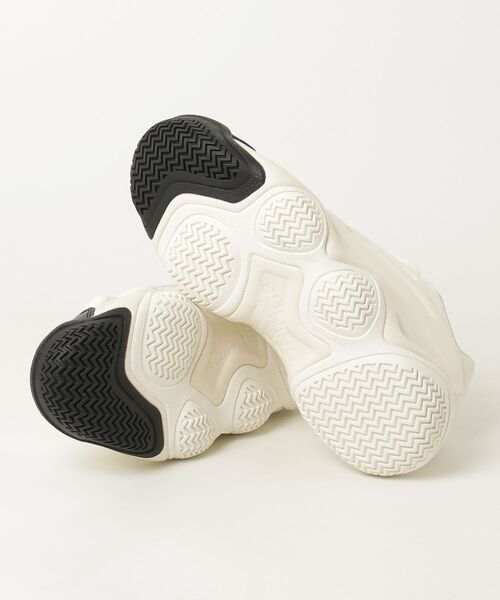 Y-3（ワイスリー）の「Y-3 MEGABALL（スニーカー・メンズ・ホワイト×ブラック・27.5cm/27.0cm/26.5cm/28.0cm/26.0cm/25.5cm/24.5cm/23.5cm/28.5cm/22.5cm/29.5cm）」の8枚目の写真