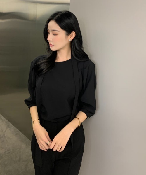 Aelina(エリナ)の「高級感イレギュラーリボンシャツ(シャツ/ブラウス・レディース・ホワイト/ブラック/ピンク/ブルー・FREE)」の6枚目の写真
