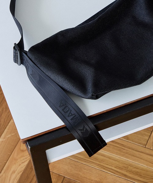 ADAM ET ROPE'(アダムエロペ)の「メッシュショルダーバッグ(ショルダーバッグ・レディース・ブラック/シルバー/チャコールグレー/ブラック系その他/ベージュ・FREE)」の20枚目の写真