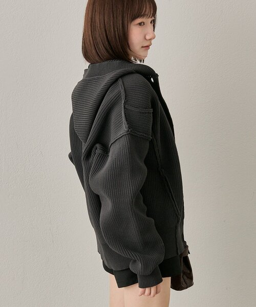 mline（エムライン）の「[mline]ビッグボタンカーディガン（カーディガン/ボレロ・レディース・ベージュ/チャコールグレー・FREE）」の8枚目の写真