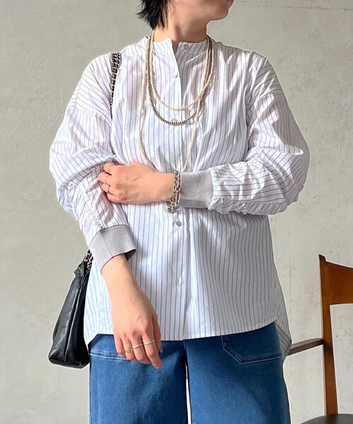 un dix cors(アンディコール)の「バックギャザーシャツ(シャツ/ブラウス・レディース・ネイビー/グレー/オフホワイト/サックスブルー・FREE)」の3枚目の写真