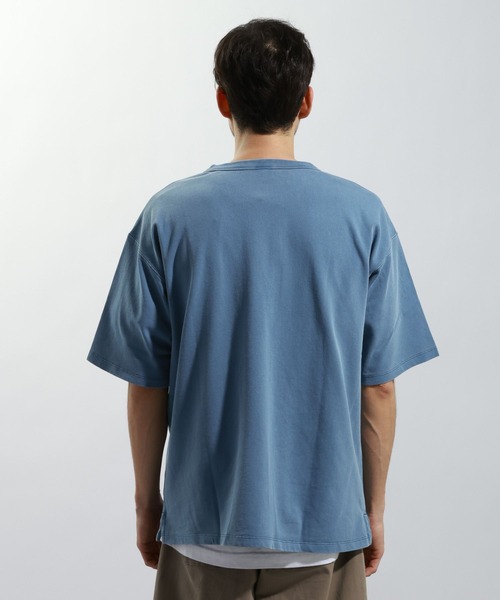 Champion（チャンピオン）の「【Champion(チャンピオン）】別注ピグメントTシャツ（Tシャツ/カットソー・メンズ・ブルー/ブラック/ライトグレー・MEDIUM/LARGE）」の12枚目の写真