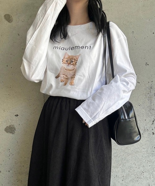 etta(エタ)の「韓国っぽキャットロンT/長袖Tシャツ(Tシャツ/カットソー・レディース・ホワイト・MEDIUM)」の1枚目の写真