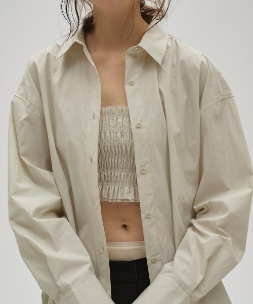 TODAYFUL（トゥデイフル）の「Shirring Bustier Layered Shirts（シャツ/ブラウス・レディース・セージグリーン/キナリ・FREE）」の2枚目の写真