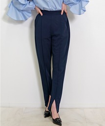 CHhdmn（シーエイチヒデモン）の「美脚センタープレステーパードパンツ フロントスリット ストレッチジョーゼット（スラックス）」