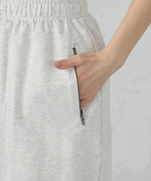 ONIGIRI（オニギリ）の「裏毛ナロースカート/セットアップ対応（スカート・レディース・ブラウン/ネイビー/ライトグレー・FREE）」の5枚目の写真