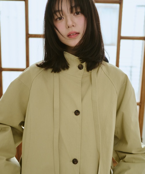 BROKEN BASE(ブロークンベース)の「Stand-Neck Trench Coat(トレンチコート・メンズ・ベージュ/チャコール・フリー)」の5枚目の写真