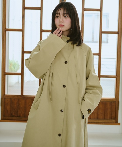 BROKEN BASE(ブロークンベース)の「Stand-Neck Trench Coat(トレンチコート・メンズ・ベージュ/チャコール・フリー)」の12枚目の写真