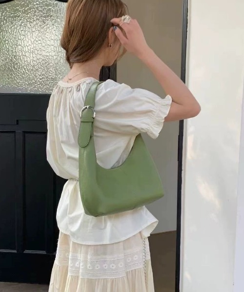 Teem Store(チームストア)の「ワンハンドルハーフムーン ラウンドショルダーバッグ(ショルダーバッグ・レディース・グリーン/ホワイト/アイボリー/ブラック・F)」の1枚目の写真