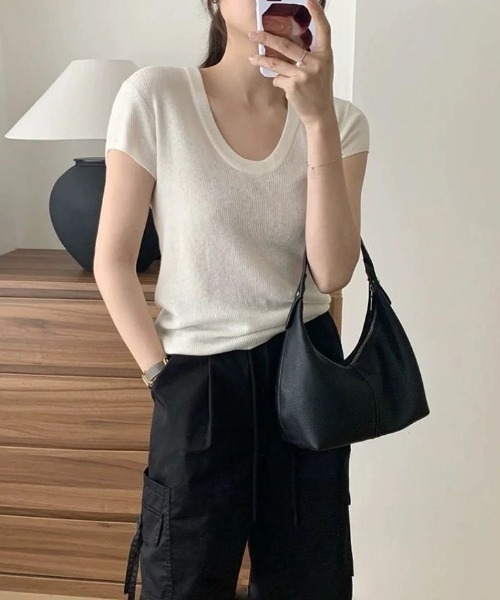Teem Store(チームストア)の「ワンハンドルハーフムーン ラウンドショルダーバッグ(ショルダーバッグ・レディース・グリーン/ホワイト/アイボリー/ブラック・F)」の4枚目の写真