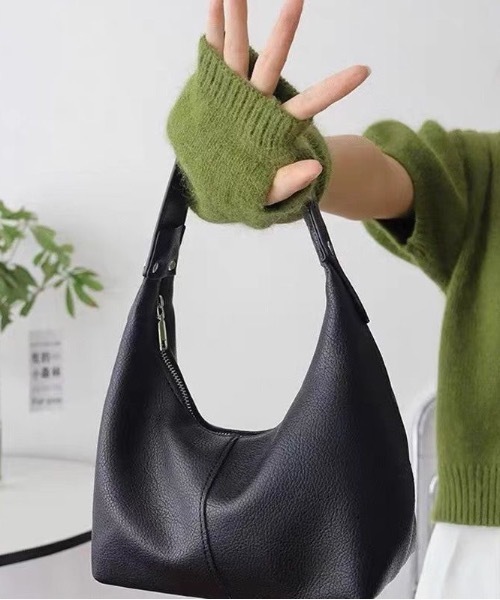 Teem Store(チームストア)の「ワンハンドルハーフムーン ラウンドショルダーバッグ(ショルダーバッグ・レディース・グリーン/ホワイト/アイボリー/ブラック・F)」の5枚目の写真