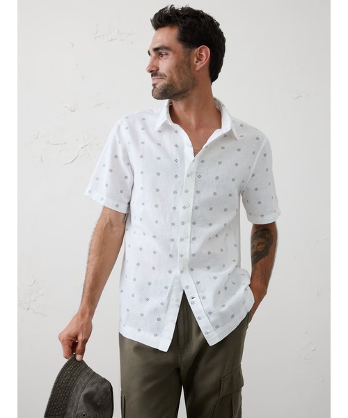 BANANA REPUBLIC FACTORY STORE(バナナリパブリック ファクトリーストア)の「BANANA REPUBLIC FACTORY STORE スタンダードフィット リネンブレンド シャツ(シャツ/ブラウス・メンズ・ブルー系その他2/ブルー系その他/ベージュ/ホワイト/ネイビー/ピンク/ホワイト系その他/グリーン/ライトブルー/ライトピンク/ブルー/イエロー/グリーン系その他/ブルー系その他3/ホワイト系その他2/ピンク系その他/ブラック/ワインレッド・XL/L/M/S)」の4枚目の写真