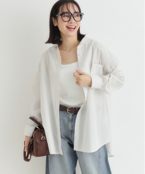 Right-on（ライトオン）の「【HONEYSUCKLE ROSE】ストライプビッグシャツ (ドロップショルダー / ラウンドヘム / 体型カバー)（シャツ/ブラウス・レディース・ホワイト×カーキブラウン/ホワイト×イエロー・M/L）」の2枚目の写真