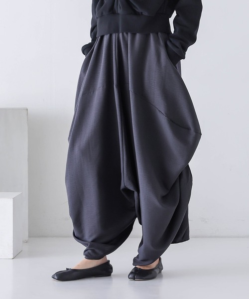 n'OrLABEL(ノアールレーベル)の「変形バルーンサルエルパンツ(その他パンツ・レディース・ブラック/チャコール/カーキ・FREE)」の11枚目の写真